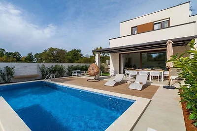 Villa in Svetvincenat mit Schwimmbecken