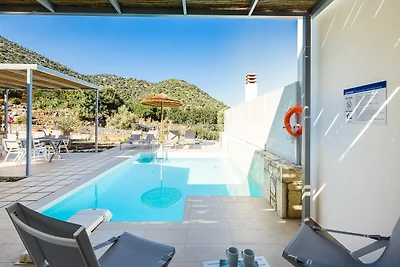 Moderne Villa mit privatem Pool