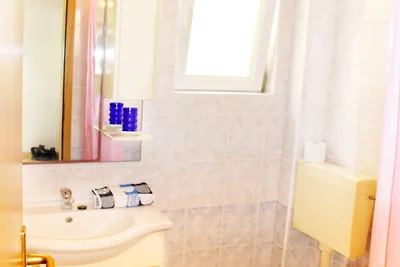 Villa Maslina-Olive two bedroom apartment wit...