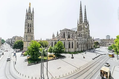 Appartamento a Bordeaux vista cattedrale
