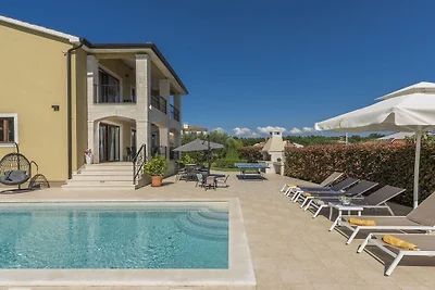 Villa in Poreč mit Schwimmbecken
