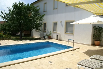 Gemütliches Appartement in Vinkuran mit Stran...