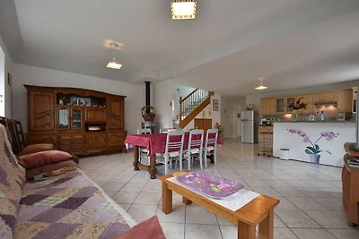 Smaakvol vakantiehuis in Plouvara met tuin