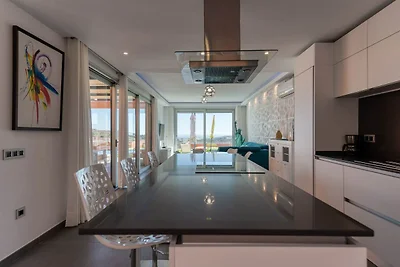 Chalet in San Bartolomé de Tirajana mit Pool
