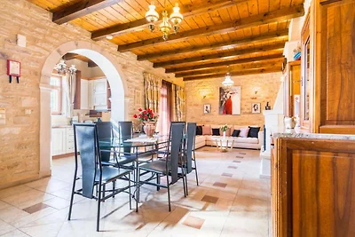 Villa a Rethymno con vista sulla campagna