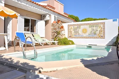 Moderne Villa in Vilamoura mit Grill