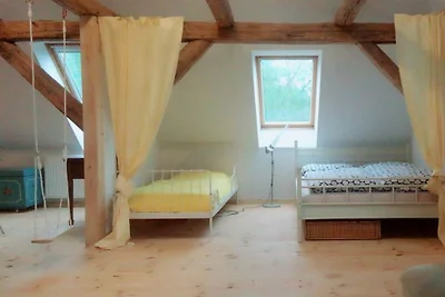 2 mit großem Garten, Spielplatz und Pool