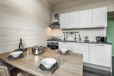 Moderne Hütte im Grünen, mit Kombi-Mikrowelle