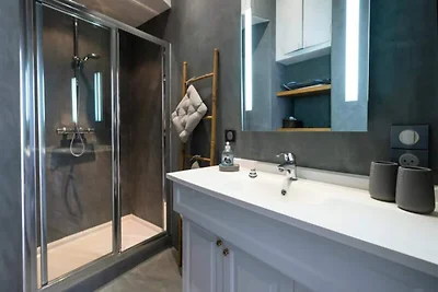 Moderno appartamento di 3 locali con terrazza...