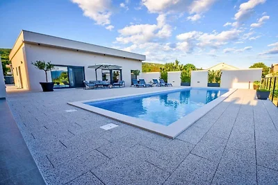 Villa in Imotski mit Schwimmbecken