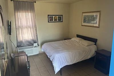 Queen Bed Non-Smoking