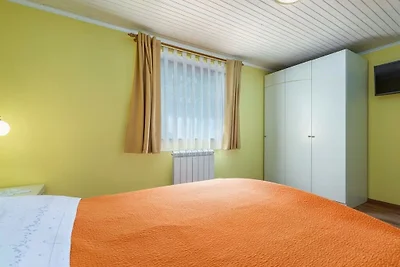 Vakantiehuis in Tinjan met zwembad