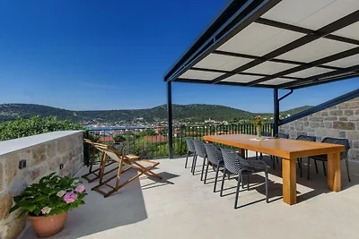Villa in Vinišce mit Schwimmbecken