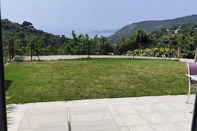 Vakantieappartement in Èze met zwembad