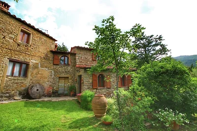 Bauernhaus in Cortona mit Garten und Pool