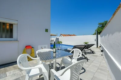 Ferienwohnung in Kukci mit Schwimmbecken