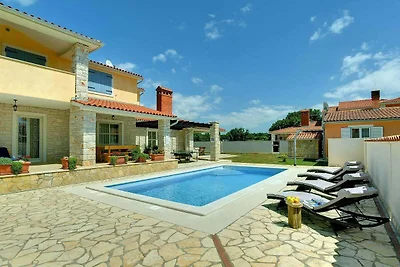 Rustikale Villa in Vodnjan mit privatem Pool