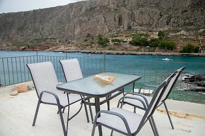 Wohnung in Gerolimenas am Strand