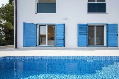 Villa Blue Chill