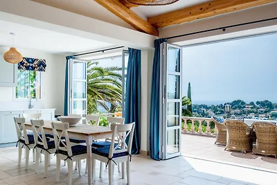 Villa bei Cannes mit Pool und Blick