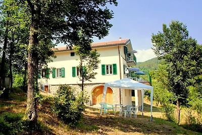 Hütte in Sesta Godano bei Mittelalterdörfern