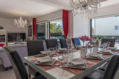 Villa Shaula -  Five Bedroom Holiday Home wit...