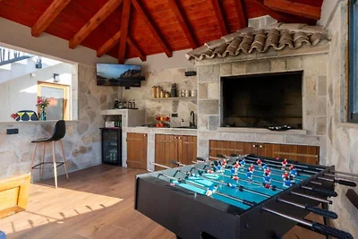 Three Bedroom Villa with Swimming Pool and...