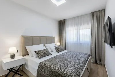 Scenic Kastel Luksic Apartments - Two Bedroom...