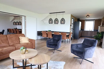 Elegante villa frisia con jardín