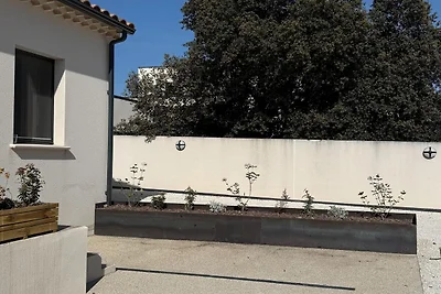Villa mit Pool und Jacuzzi nahe Châteauneuf-d...