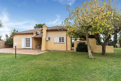Bellissima casa vacanze ad Ardea con giardino