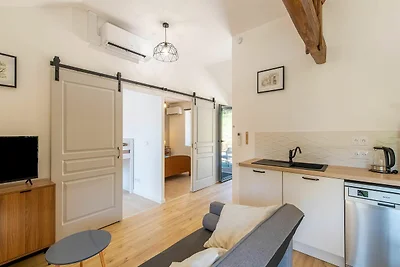 Renoviertes Bauernhaus in Soturac mit Pool