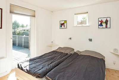 Refugio junto al mar con Columpio -- By Traum...