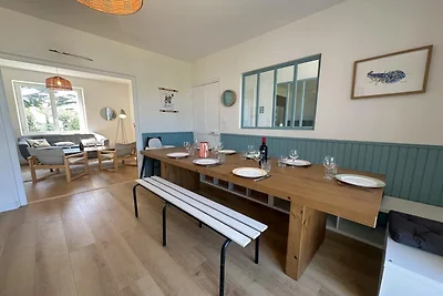 Gerenoveerd familiehuis nabij Brittany Shore