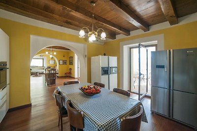 Casa de vacaciones de buen gusto en Vibonati ...