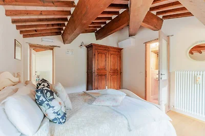 Tradizionale casa colonica in pietra, 8...