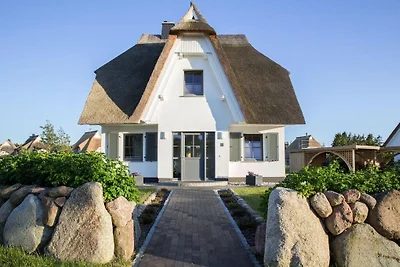 Luxus Reetdachhaus in Fuhlendorf mit Sauna