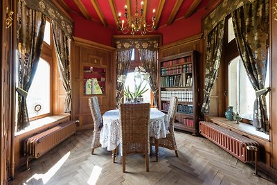 Gemütliches Schloss in Spa mit Sauna und eige...