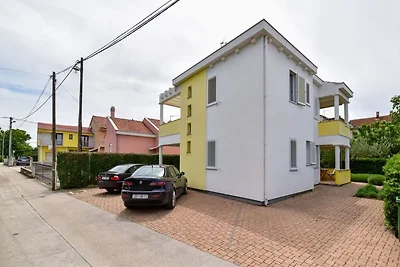 Geräumiges Apartment in Sukošan mit Balkon