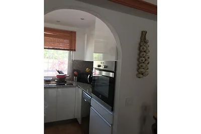 Casa Lina ligt op 900 meter van het strand.