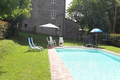 Casa pittoresca con piscina a Trebbio
