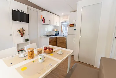 Mobilhome im Ferienpark mit grosser...