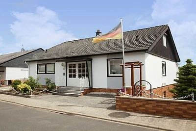 Ferienhaus mit Garten in Reil