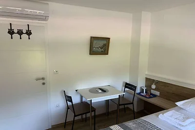 Guesthouse Family Bosnic - Double Room with B...