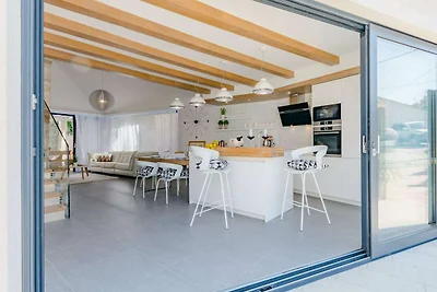 Villa Stone Pearl - Two Bedroom Holiday House...