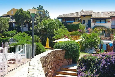 Wohnung im sardischen Stil mit Pool