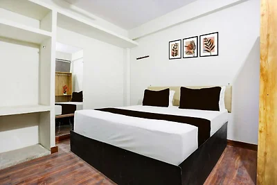 Hotel O George Town