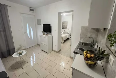 Apartmani Vela Makarska - Studio With Garden...