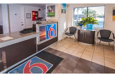 Motel 6 Ft. Pierce, FL | 2 Doppelbetten