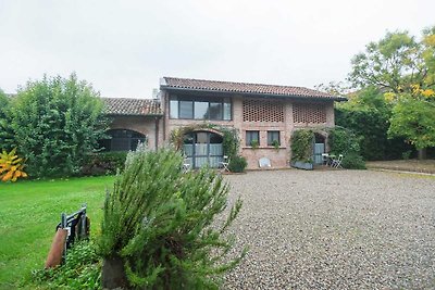 Villa a Stagno Lombardo con giardino